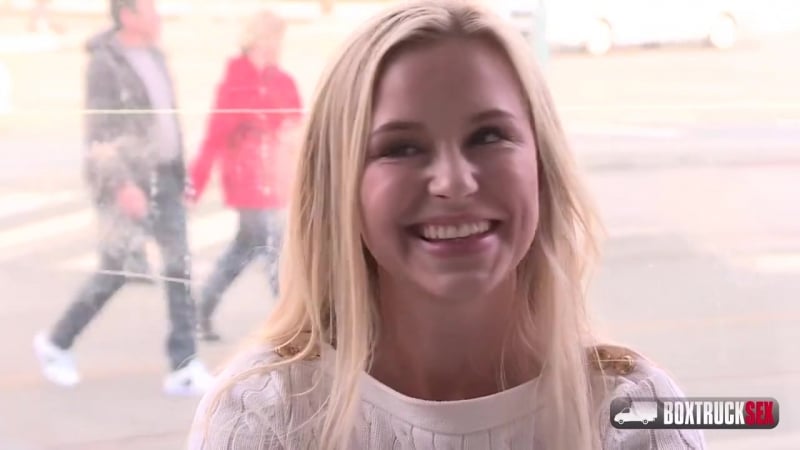 Sexe dans la voiture Dido Angel alias Lola Myluv boxtrucksex [tout le sexe, hardcore, pipe, gonzo]